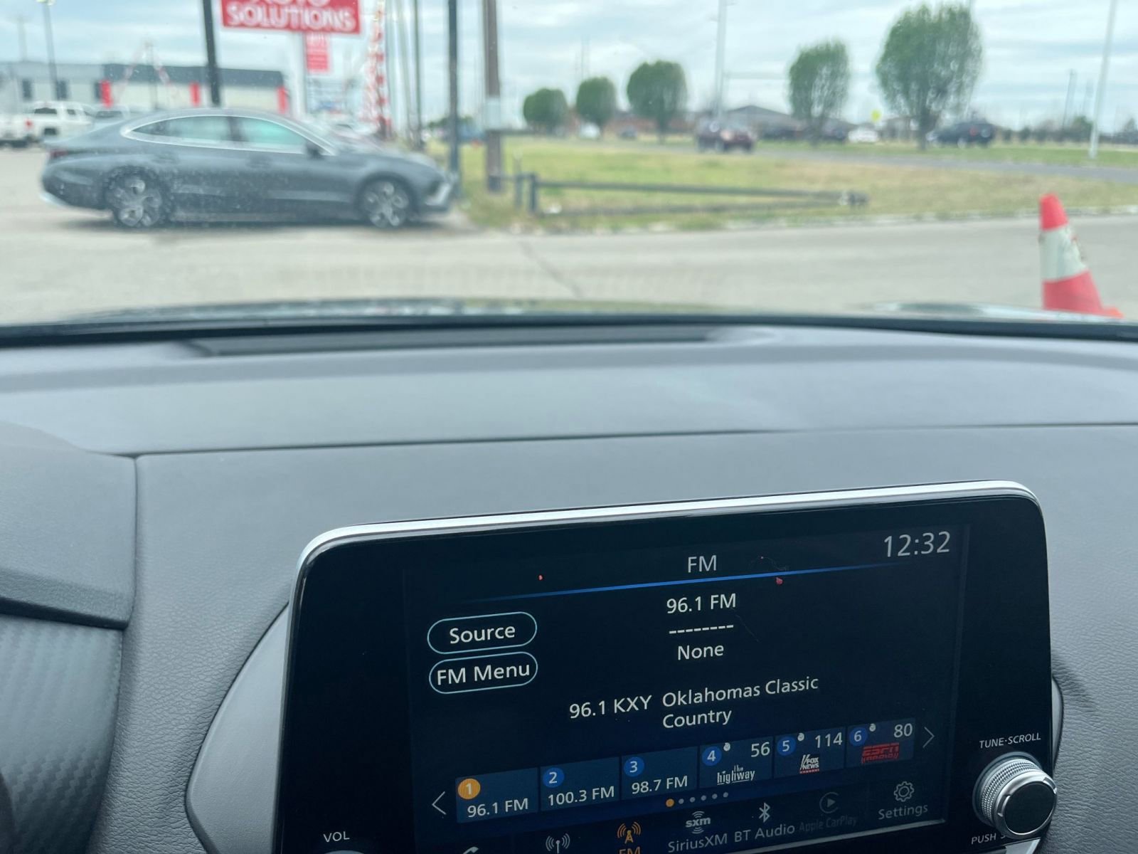 Used 2025 Nissan Sentra SV image 17