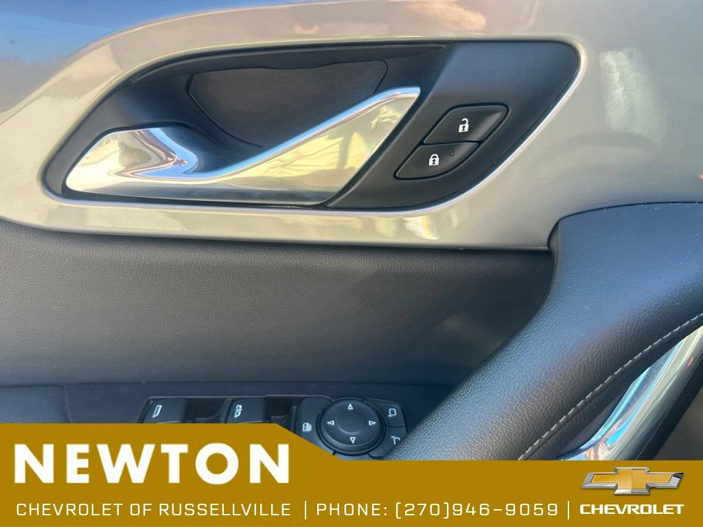 Used 2019 Chevrolet Blazer LT FWD image 9