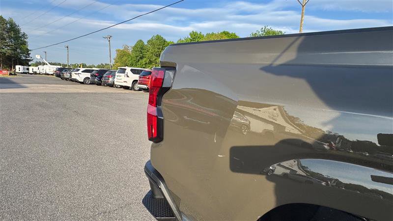 Used 2023 Chevrolet Colorado W/T RWD image 28