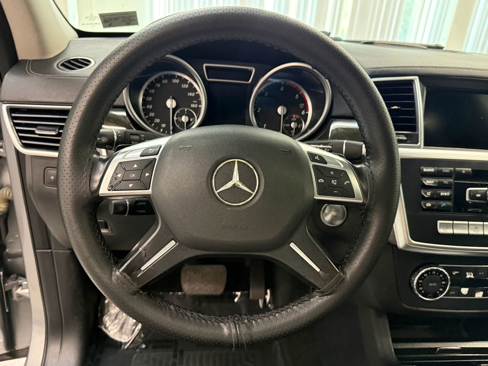 Used 2016 Mercedes-Benz GL 320 BlueTEC 4MATIC w/ Premium I Package image 34