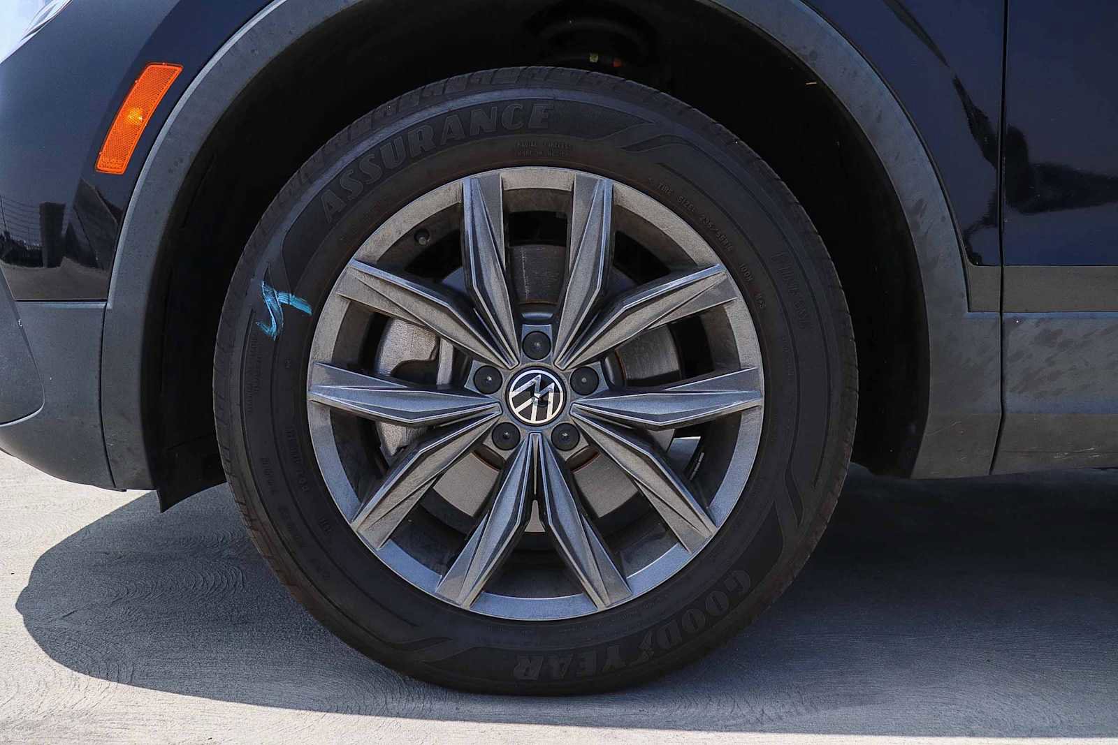 Certified 2023 Volkswagen Tiguan SE FWD image 11