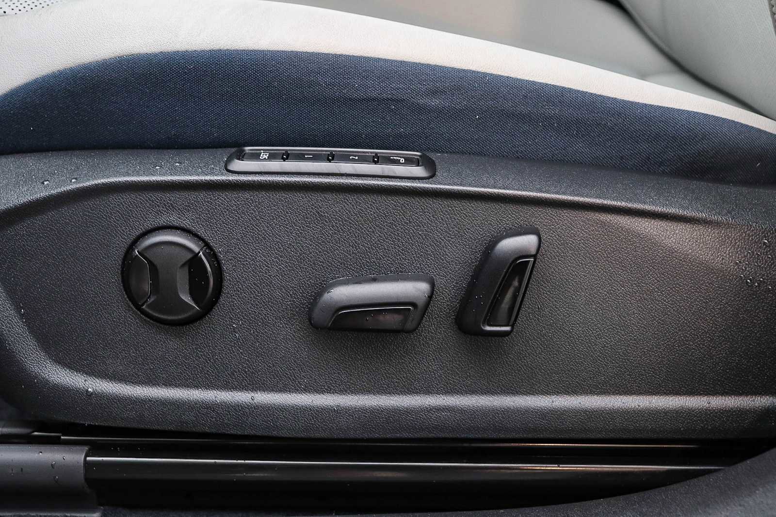 Used 2023 Volkswagen ID.4 S image 19