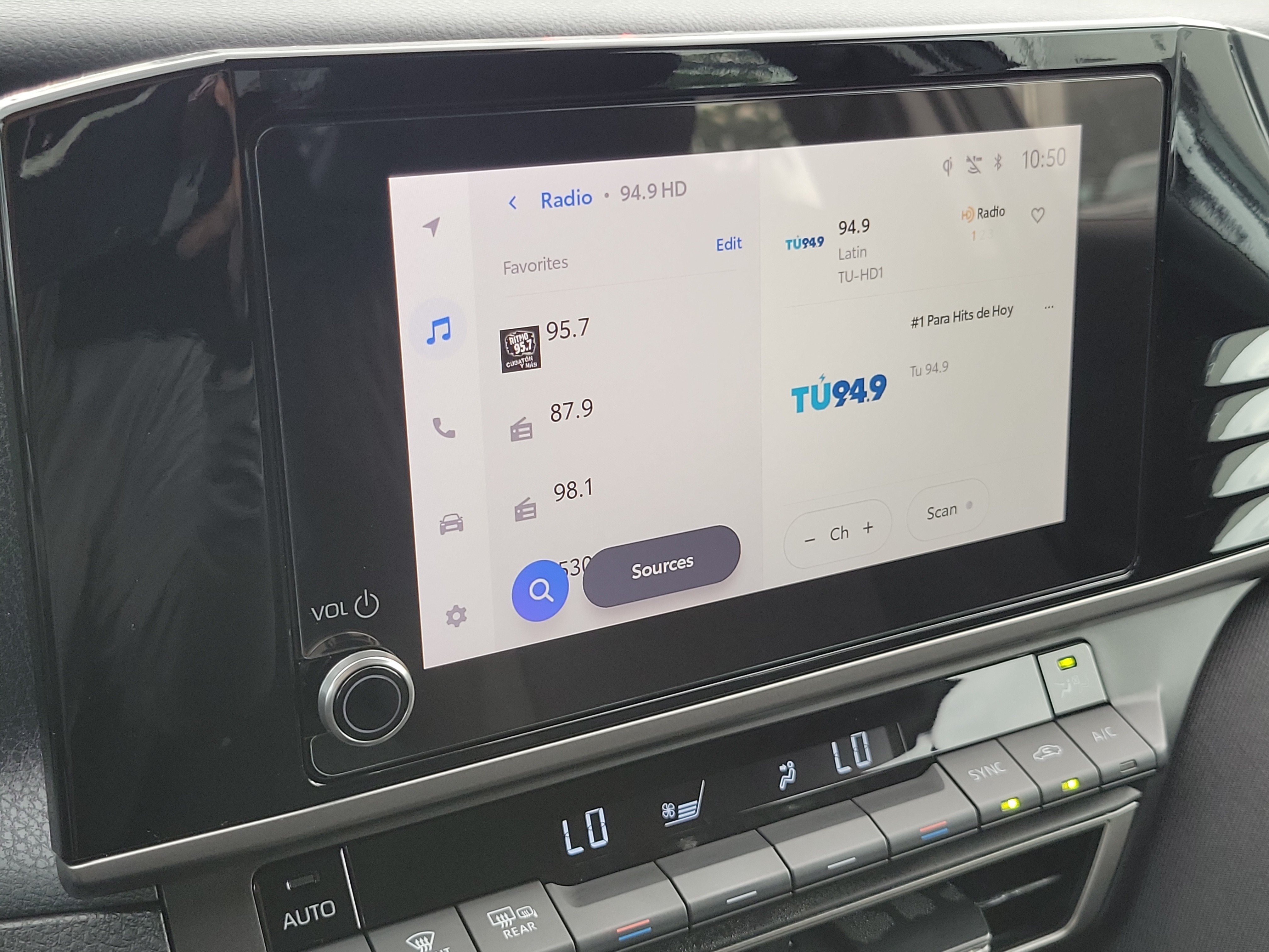 Used 2025 Toyota Camry LE w/ Convenience Package FWD image 10