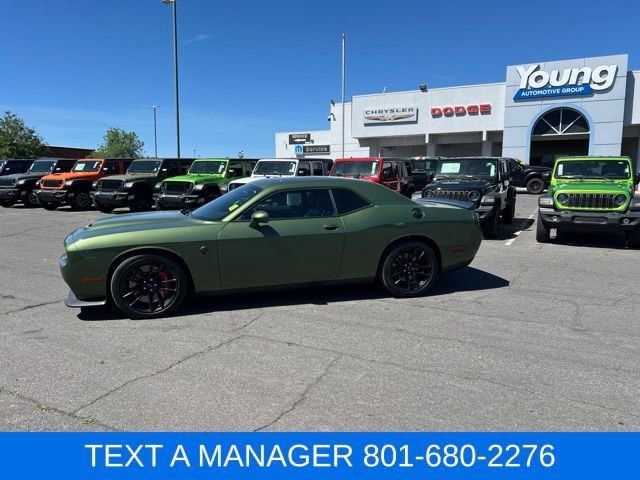 Used 2023 Dodge Challenger SRT Hellcat RWD image 2