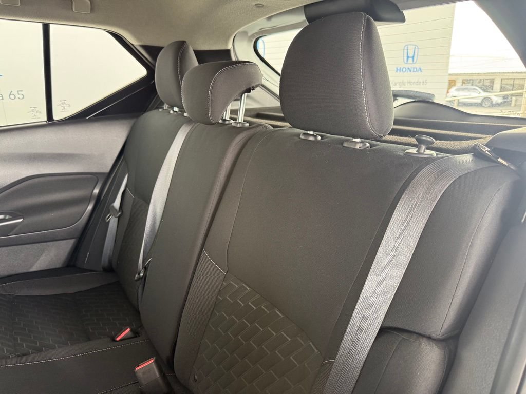 Used 2022 Nissan Kicks S FWD image 12