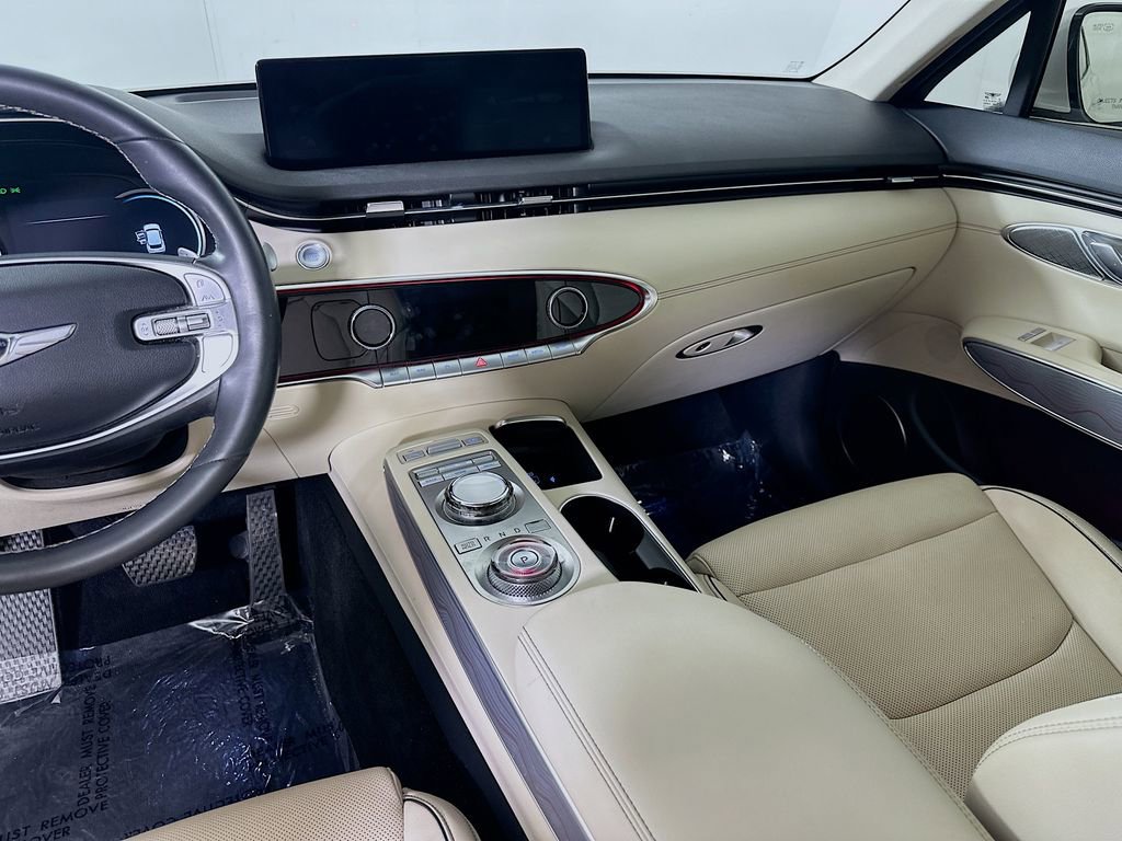 Used 2023 Genesis GV70 2.5T w/ Advanced Package image 18