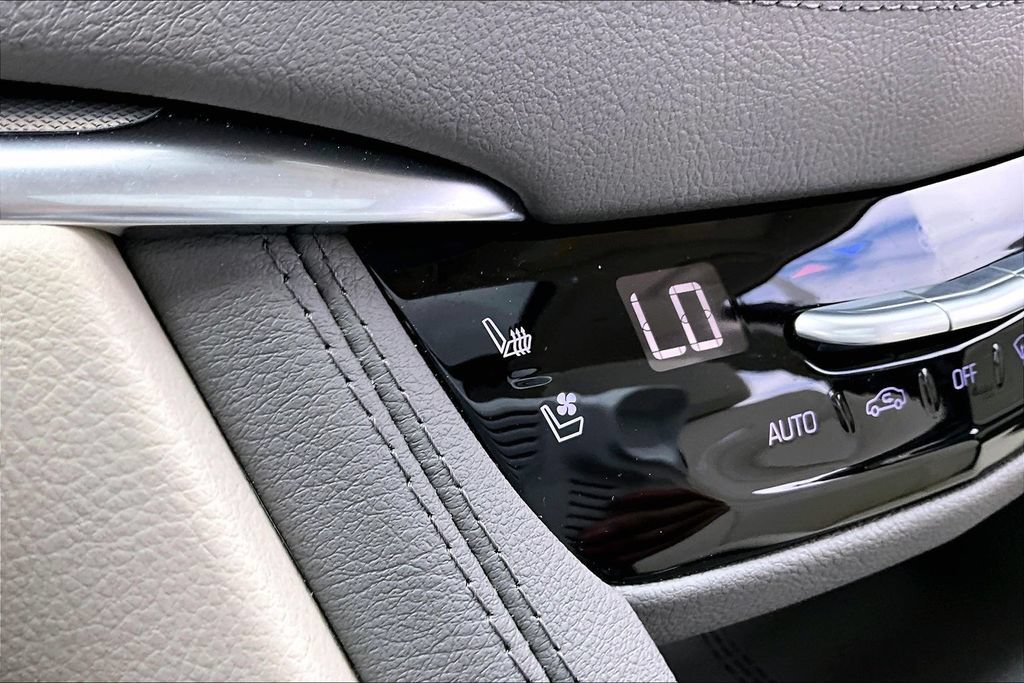 Used 2025 Cadillac XT5 Premium Luxury w/ Technology Package AWD/4WD image 24