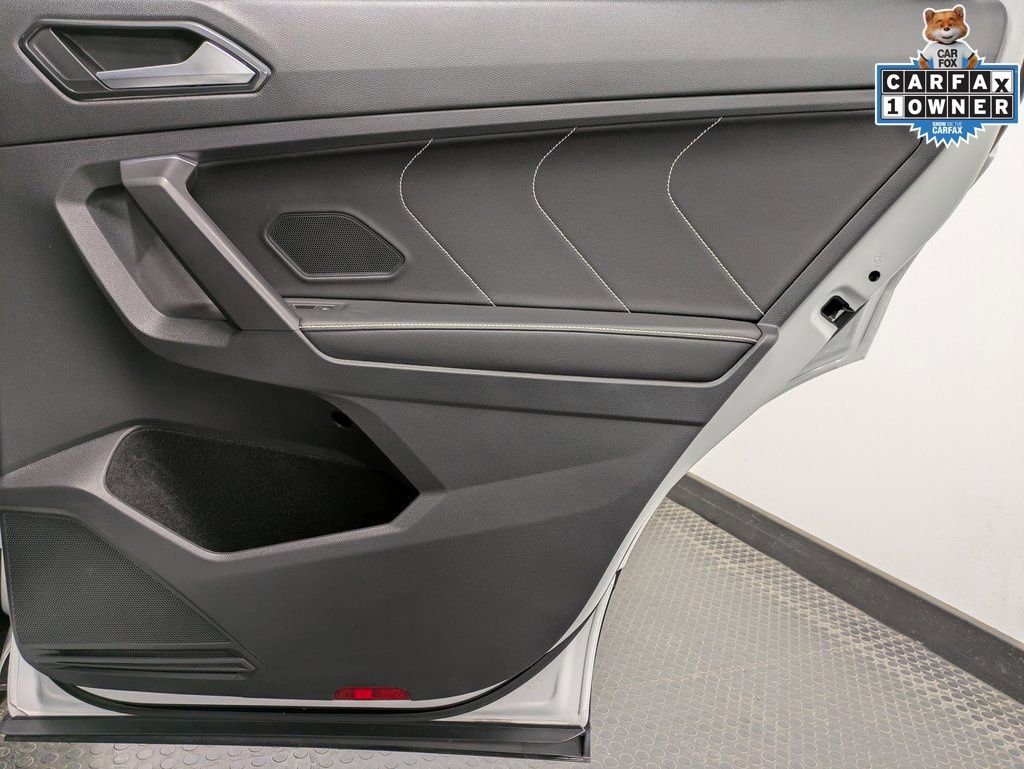 Used 2022 Volkswagen Tiguan SE w/ Panoramic Sunroof Package image 27