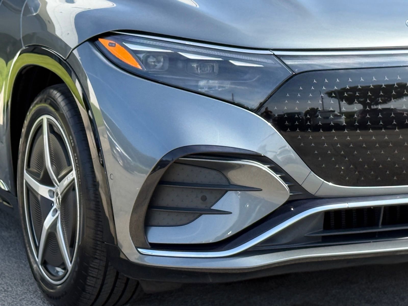 Used 2023 Mercedes-Benz EQS 580 4MATIC SUV image 9