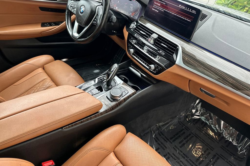 Used 2022 BMW 530i RWD image 16