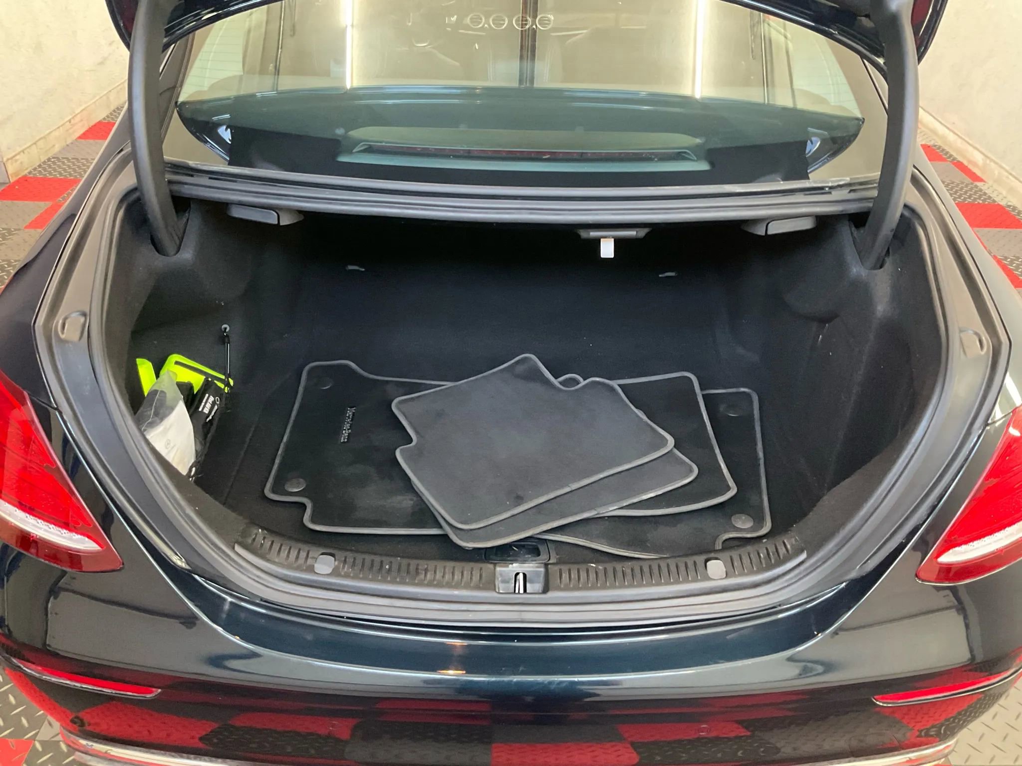 Used 2017 Mercedes-Benz E 300 4MATIC image 16