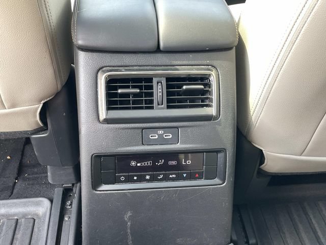 Used 2024 MAZDA CX-90 Plug-In Hybrid w/ Premium Pkg AWD/4WD image 12
