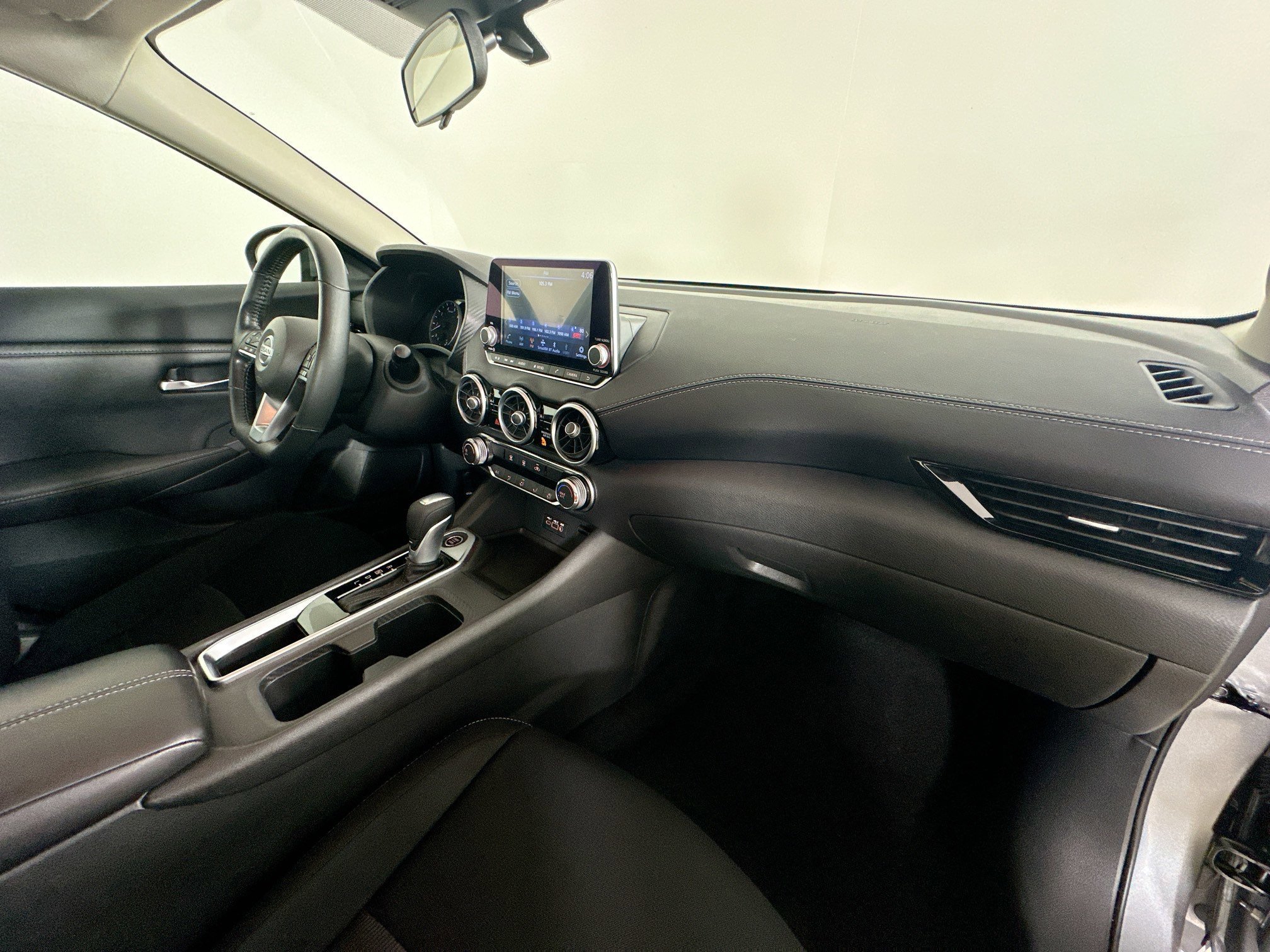 Used 2022 Nissan Sentra SV FWD image 40
