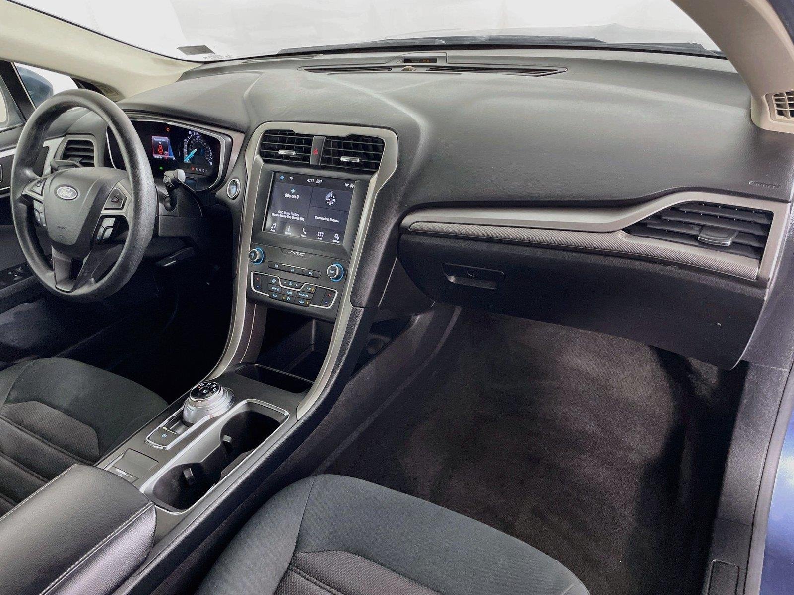 Used 2019 Ford Fusion SE FWD image 29