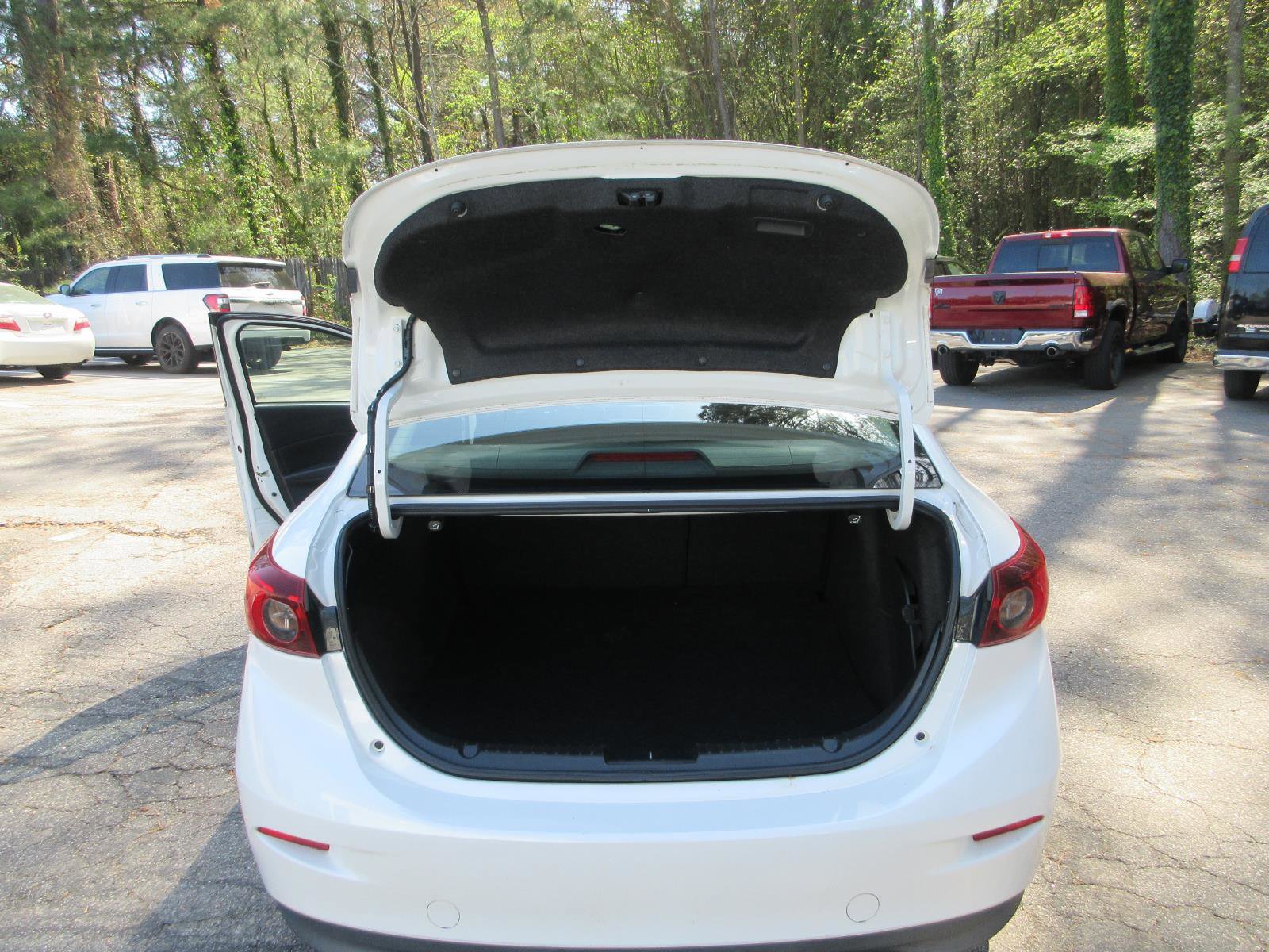 Used 2015 MAZDA MAZDA3 i Sport FWD image 17