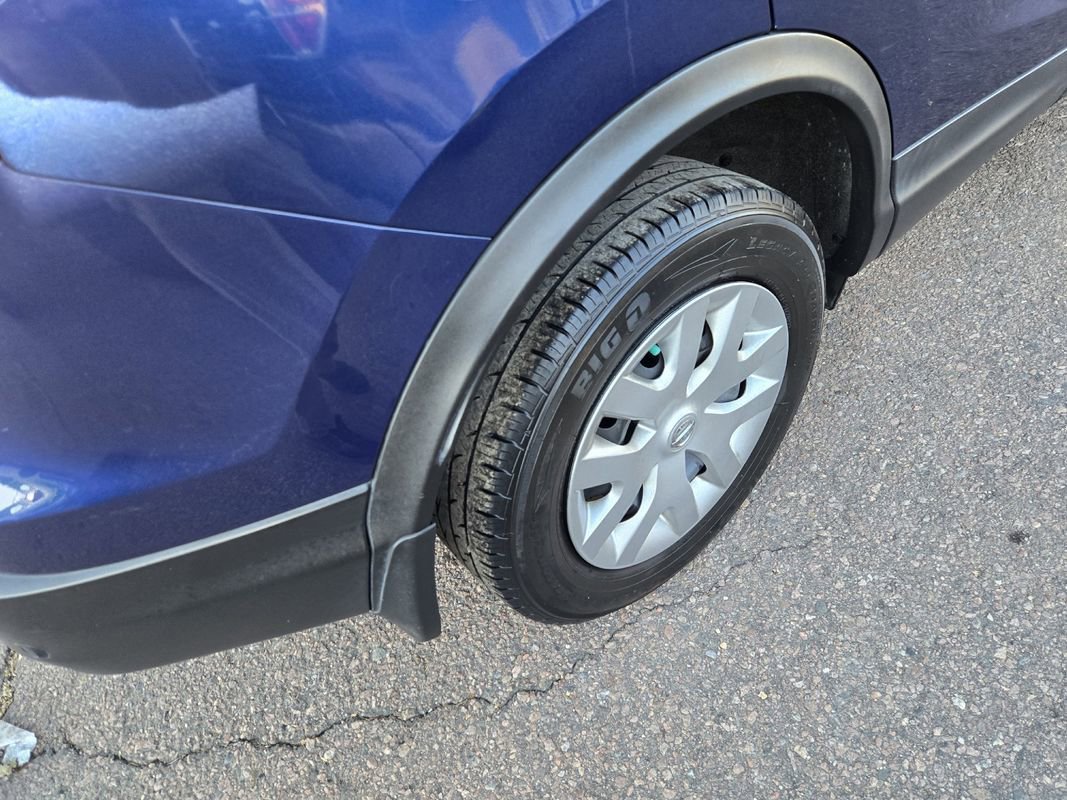 Used 2020 Nissan Rogue Sport S image 10