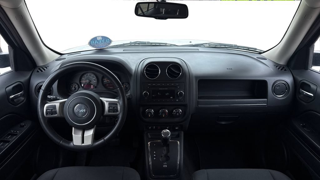 Used 2015 Jeep Patriot Latitude AWD/4WD image 25