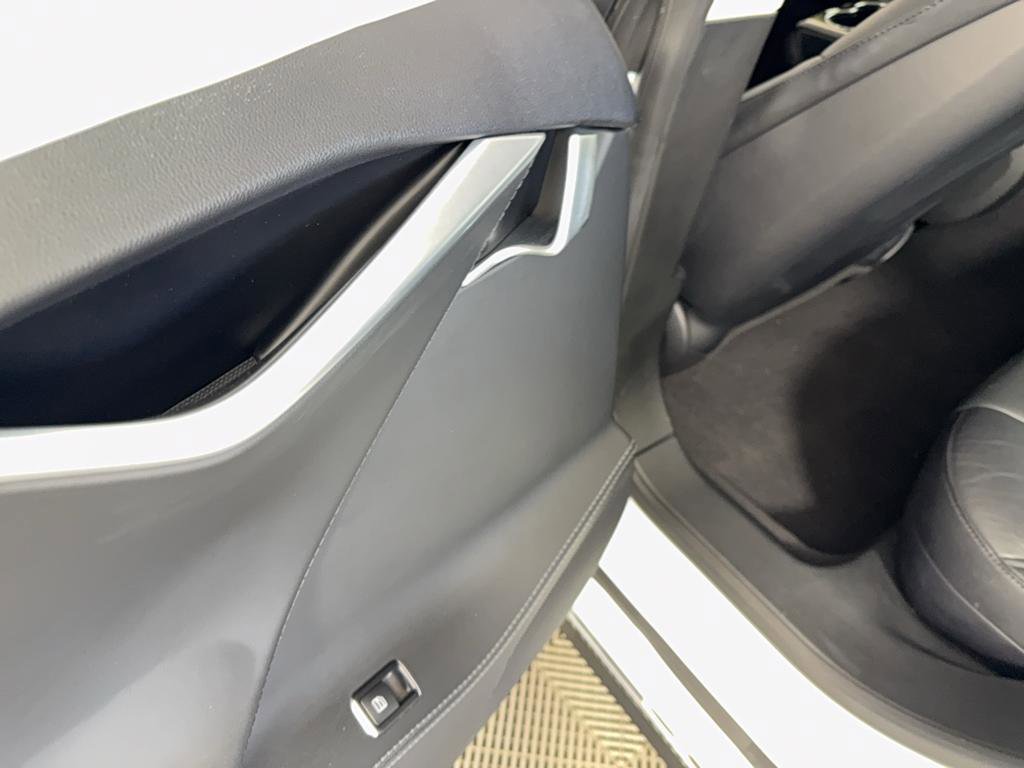 Used 2014 Tesla Model S 85 image 22