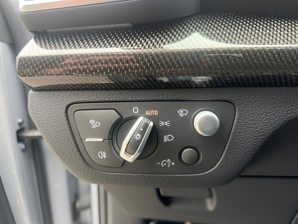 Used 2020 Audi SQ5 Prestige image 41