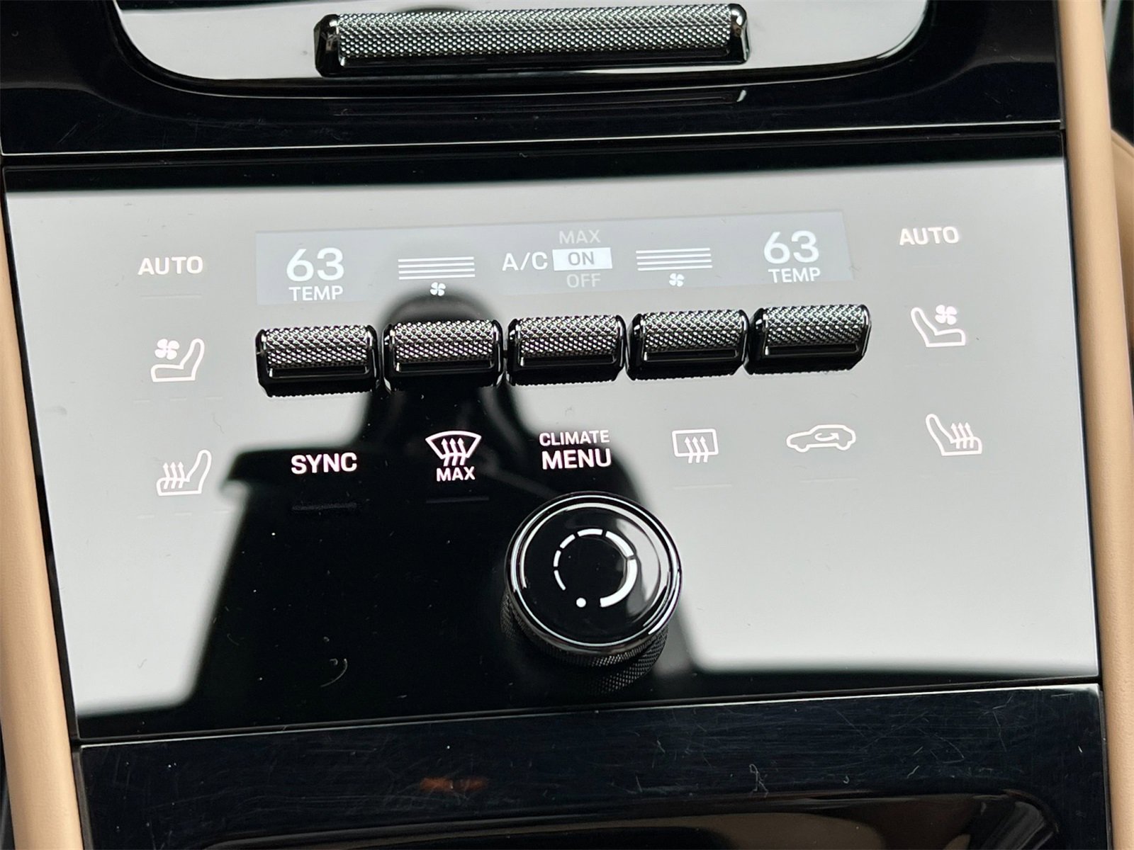 Certified 2025 Porsche Cayenne image 25