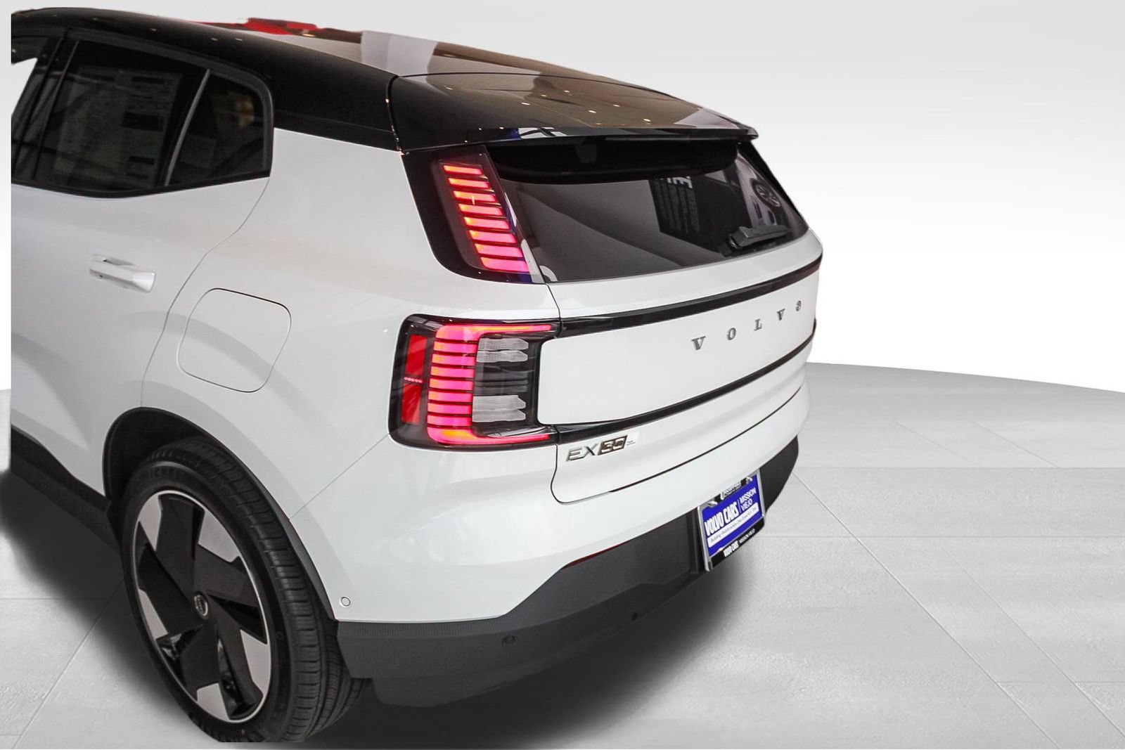 New 2026 Volvo EX30 Ultra AWD/4WD image 9