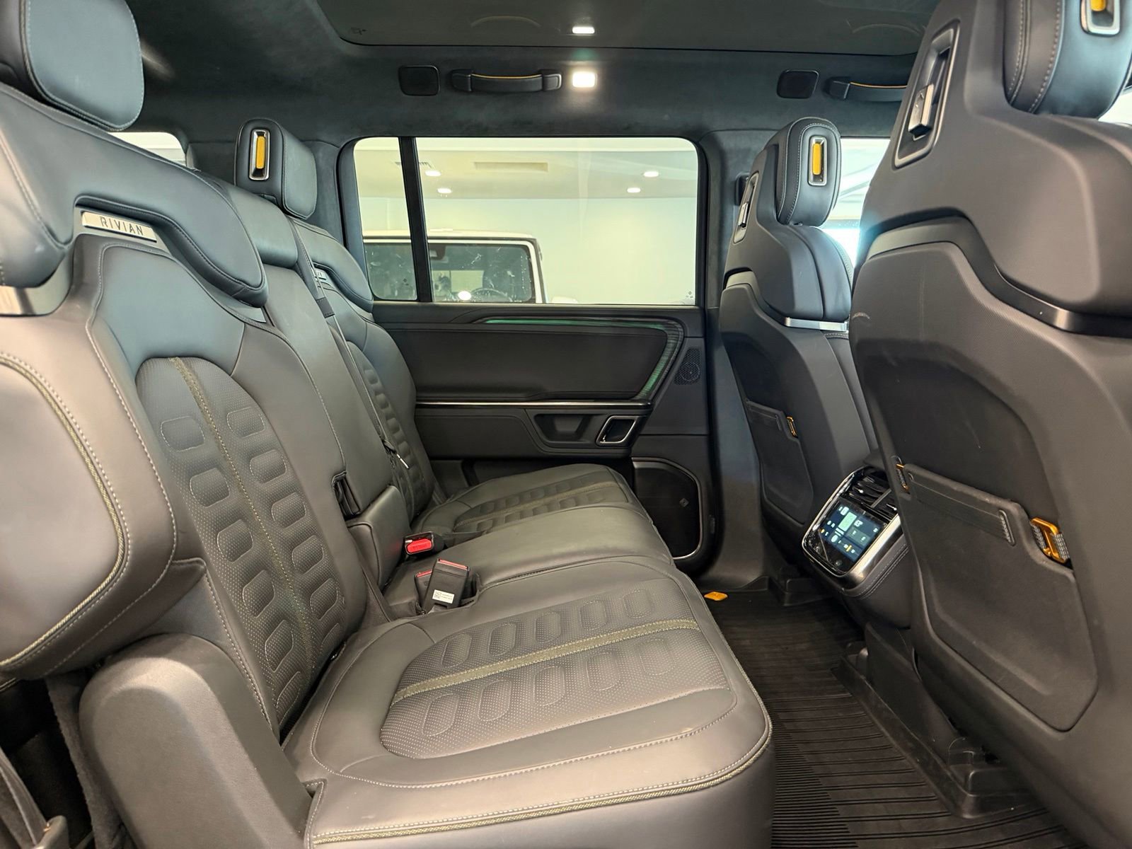 Used 2023 Rivian R1S Adventure AWD/4WD image 12