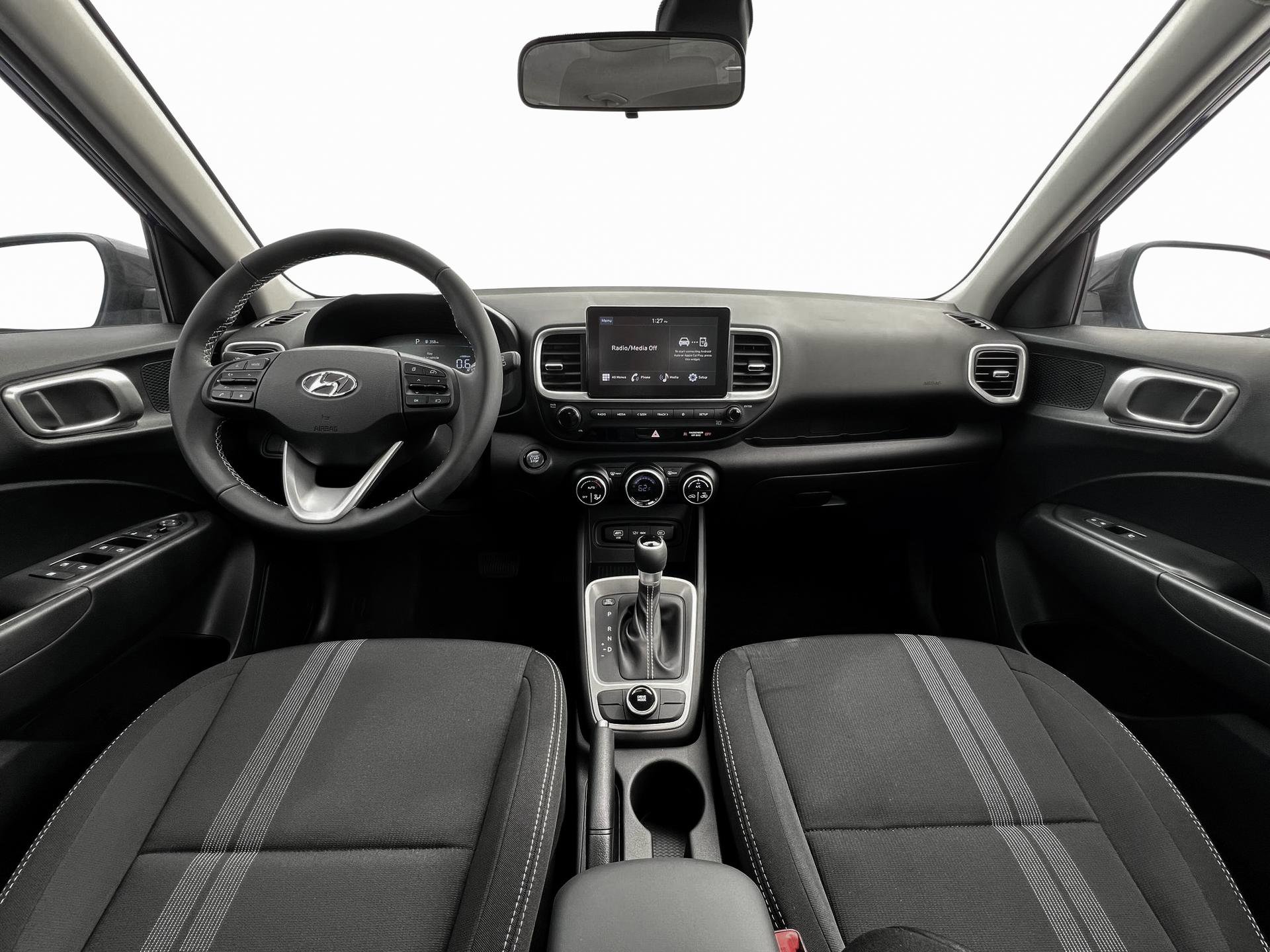 Certified 2025 Hyundai Venue SEL image 13