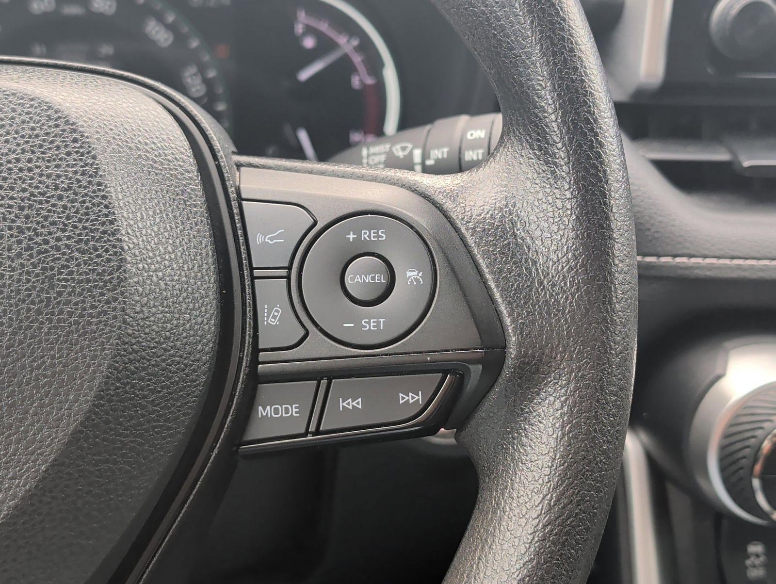 Used 2024 Toyota RAV4 XLE FWD image 15