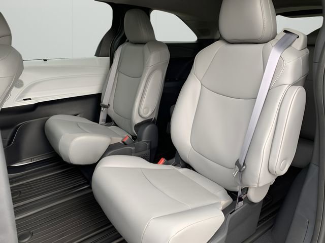 New 2025 Toyota Sienna XLE image 13