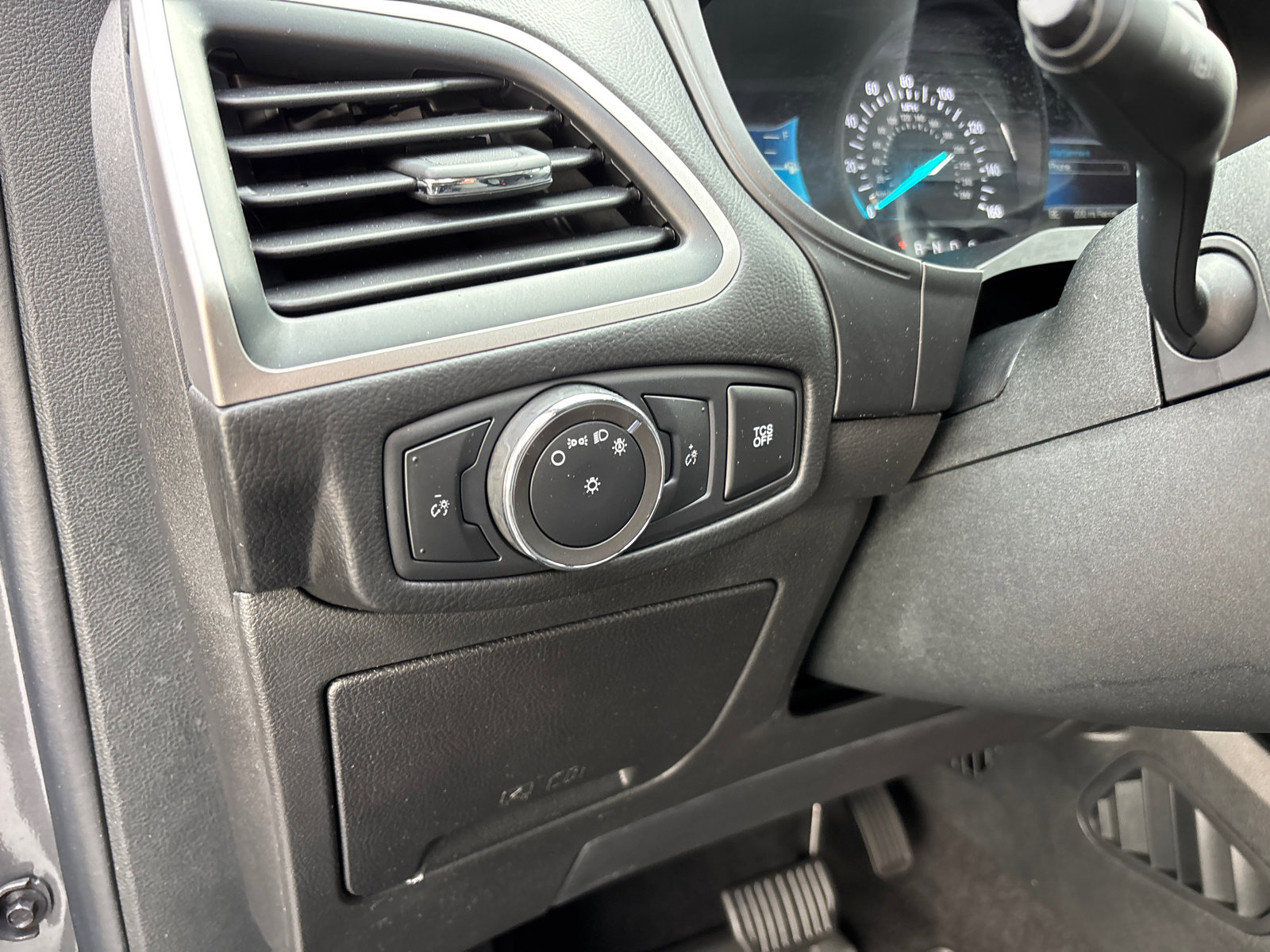 Used 2023 Ford Edge SE w/ Black Appearance Package image 14