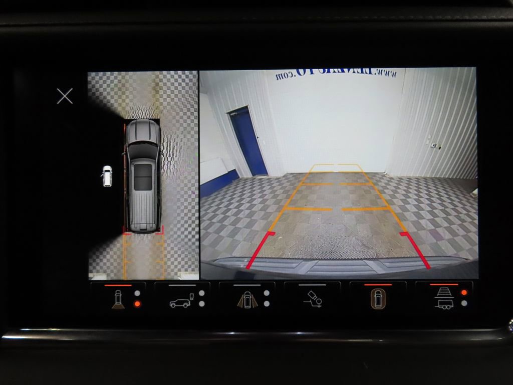 Used 2024 GMC Yukon XL Denali Ultimate AWD/4WD image 14