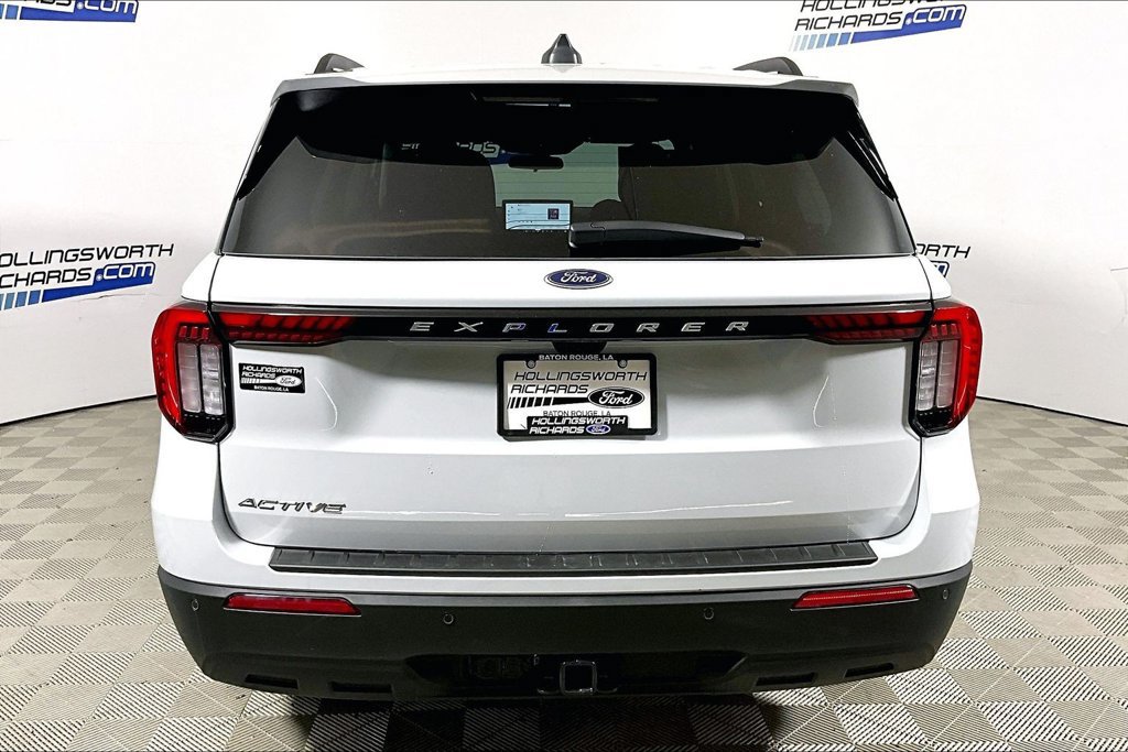 New 2026 Ford Explorer Active RWD image 4