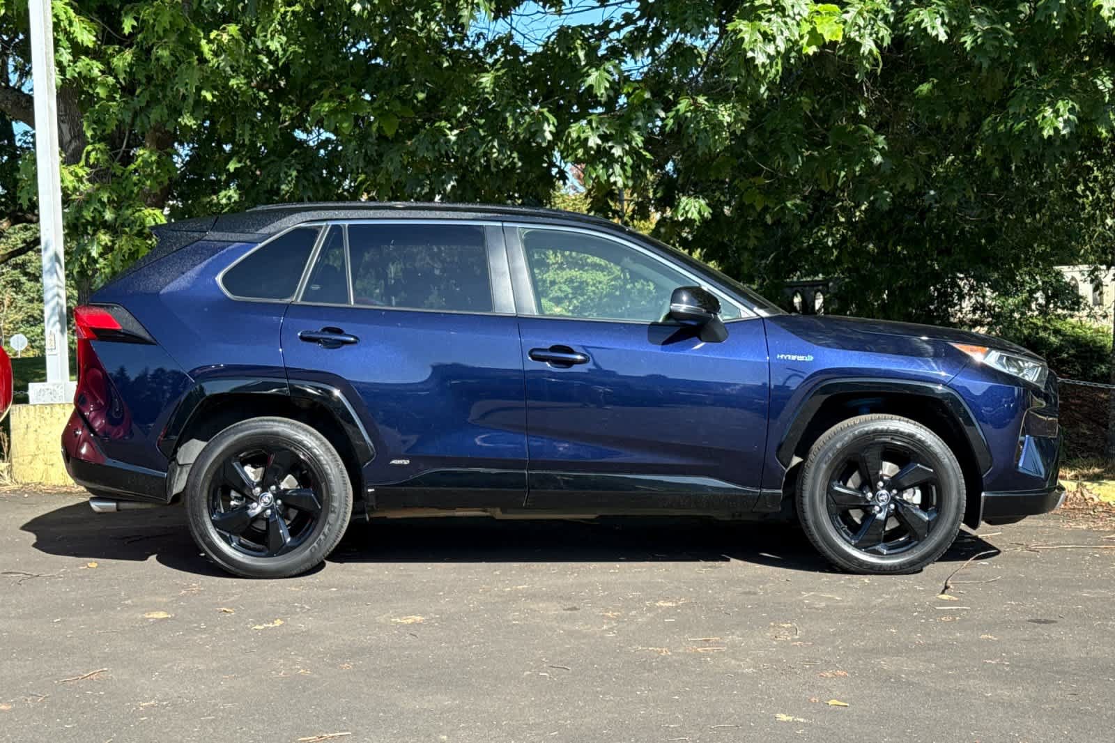 Used 2020 Toyota RAV4 XSE AWD/4WD image 8
