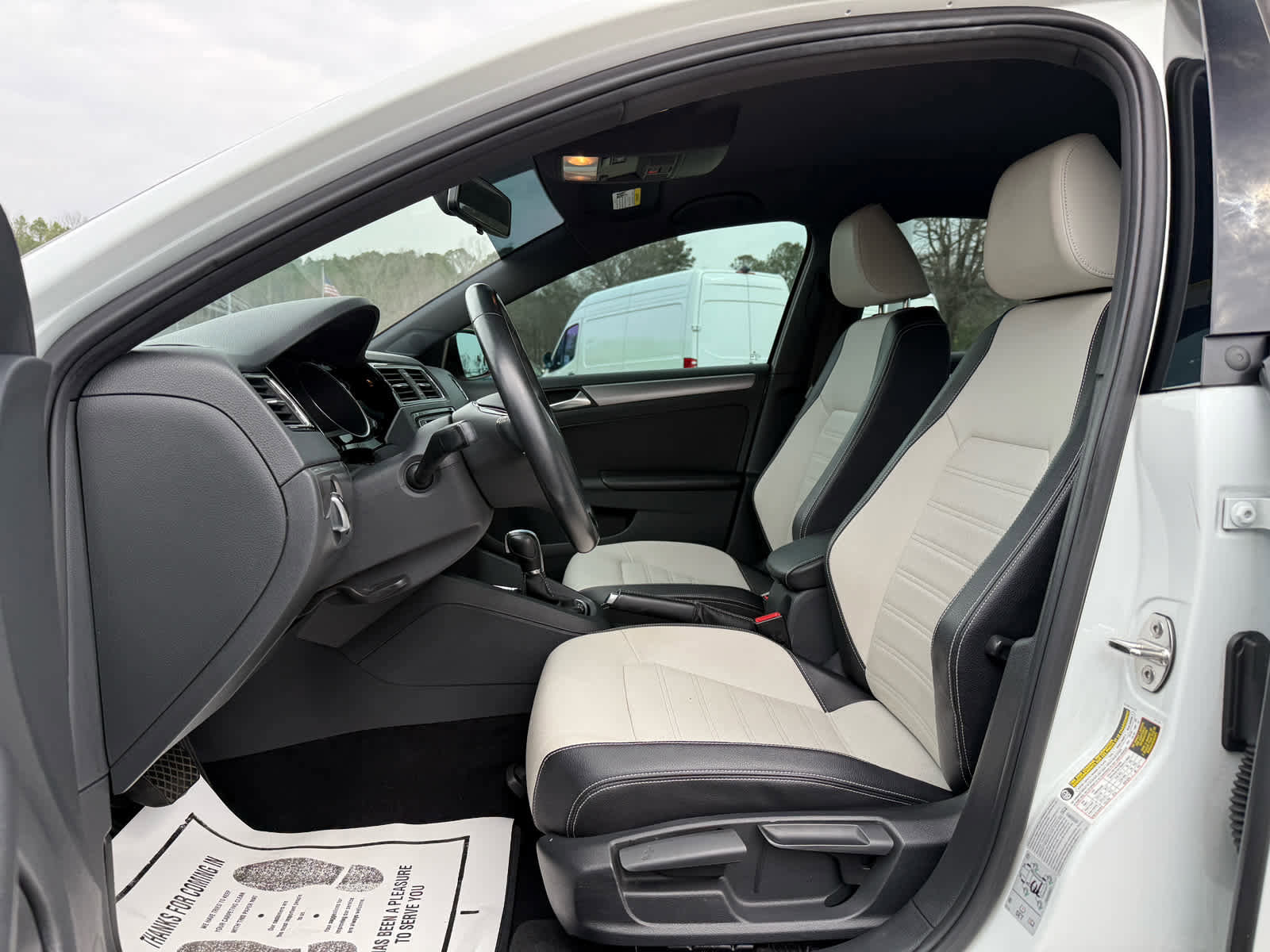 Used 2016 Volkswagen Jetta Sport image 12