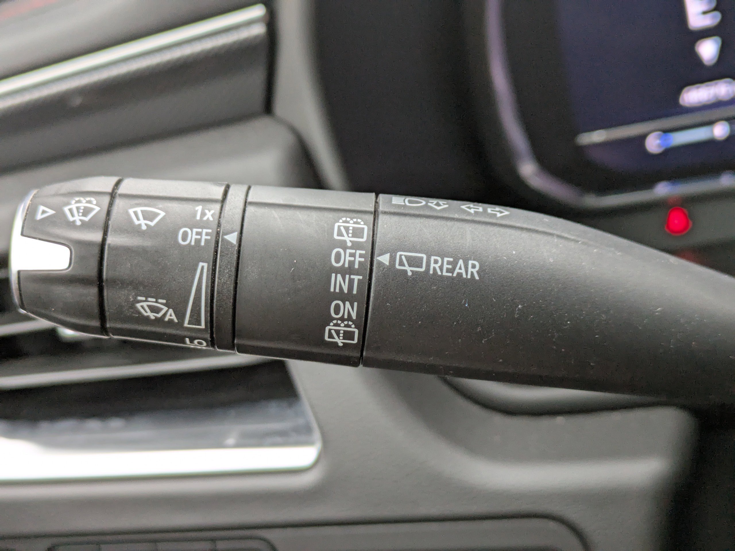 Used 2024 Chevrolet Suburban RST image 27