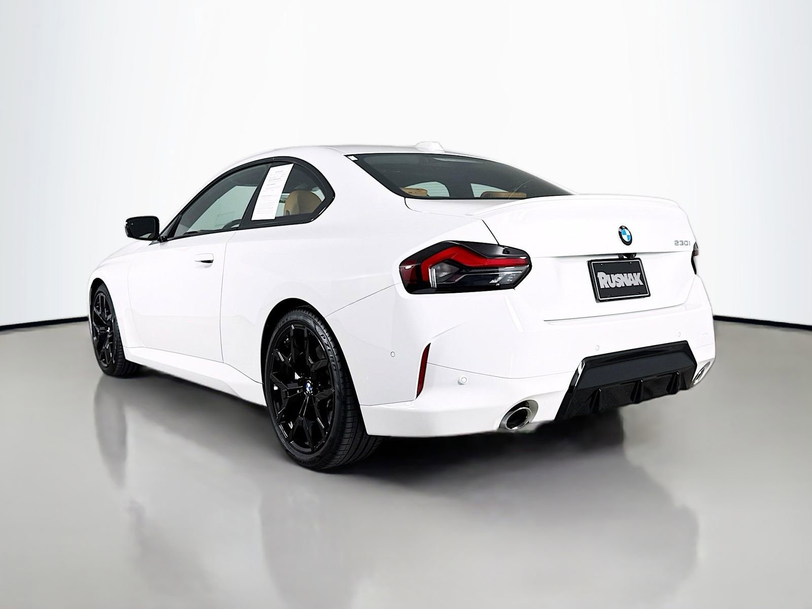 Used 2025 BMW 230i Coupe w/ M Sport Package image 5