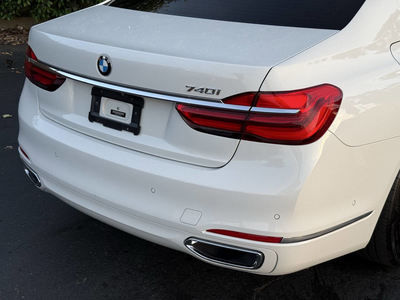 Used 2018 BMW 740i RWD image 9