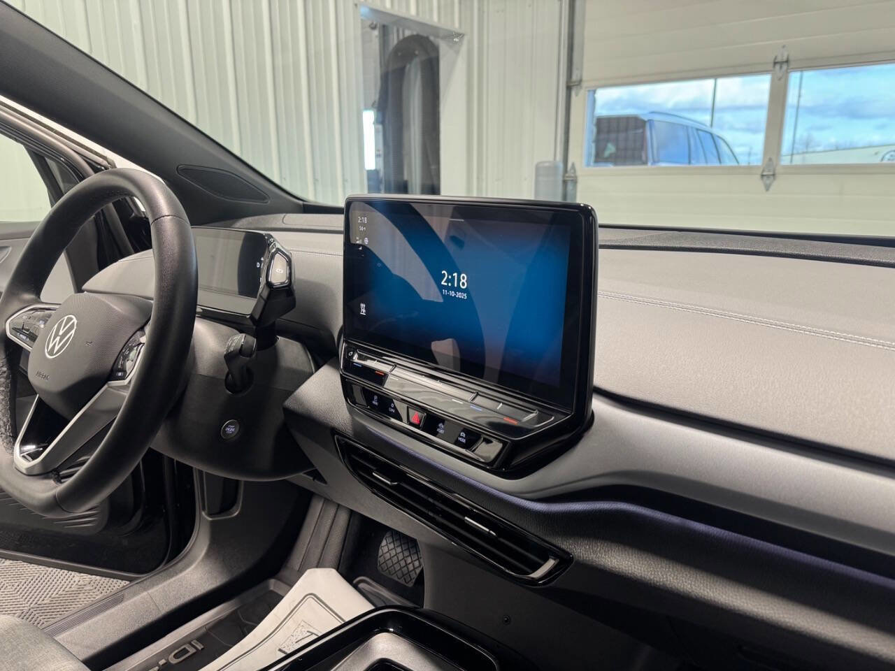 Used 2023 Volkswagen ID.4 S image 19