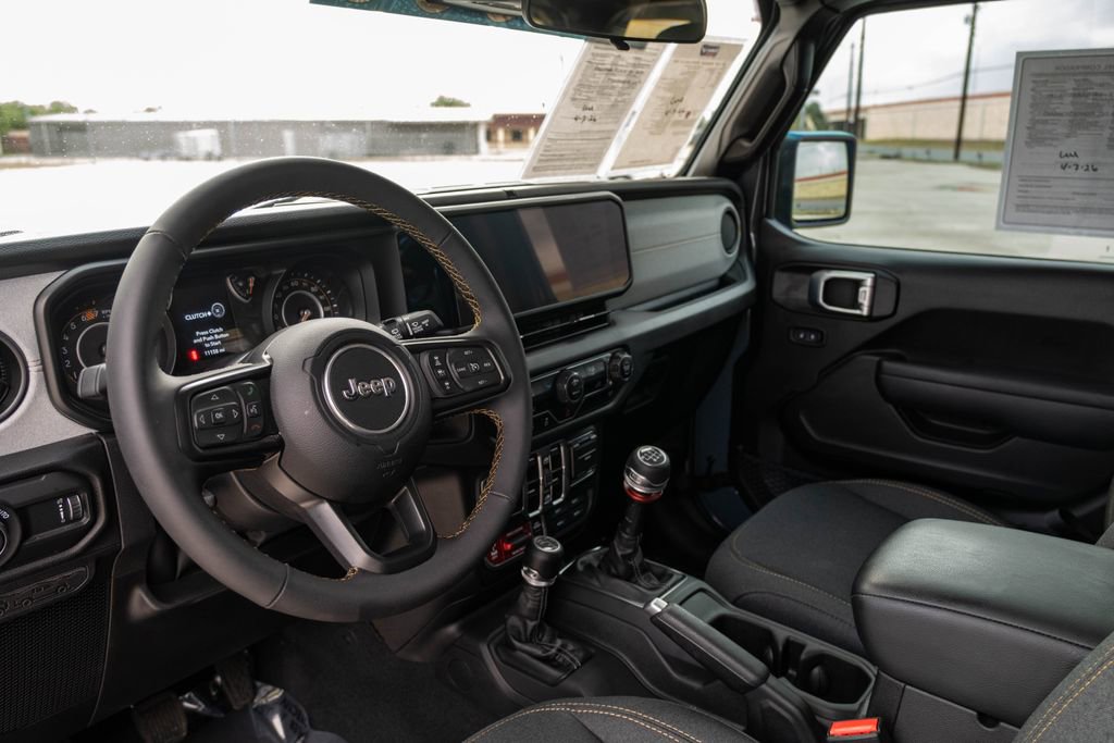 Used 2025 Jeep Wrangler Willys image 13