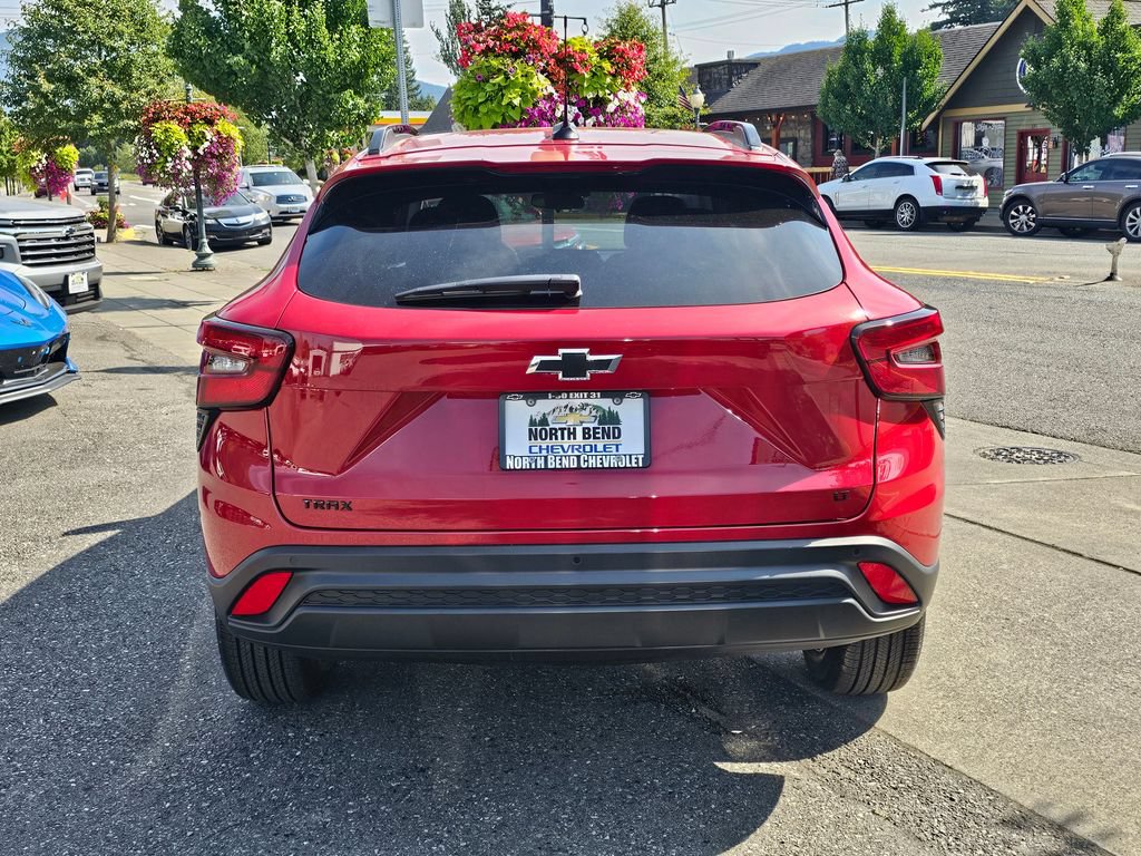 New 2026 Chevrolet Trax LT w/ Sunroof Package FWD image 6