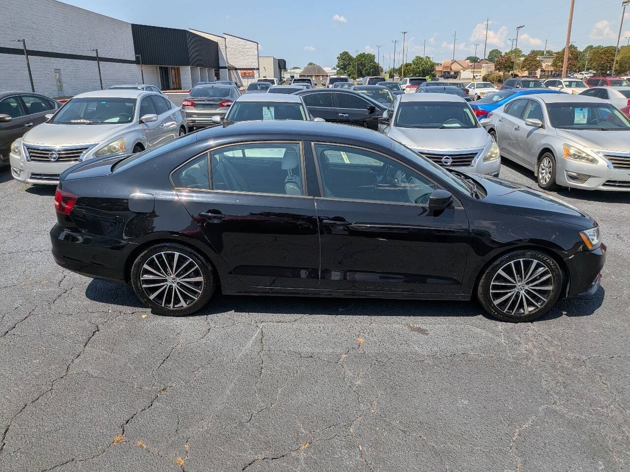 Used 2016 Volkswagen Jetta Sport w/ Lighting Package FWD image 23
