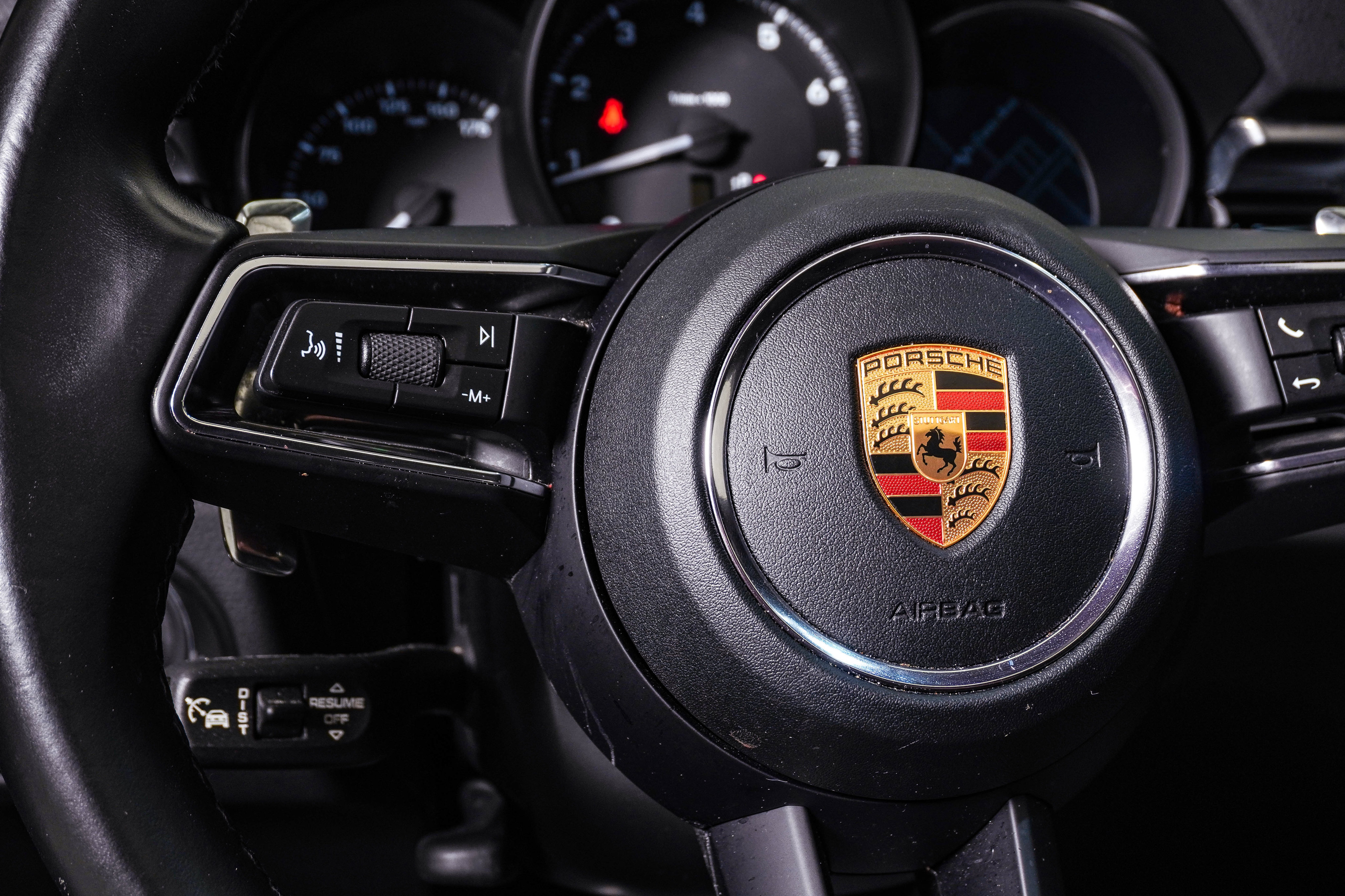 Certified 2023 Porsche Macan Turbo AWD/4WD image 20