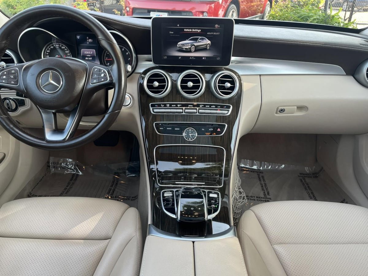 Used 2015 Mercedes-Benz C 300 4MATIC Sedan image 42