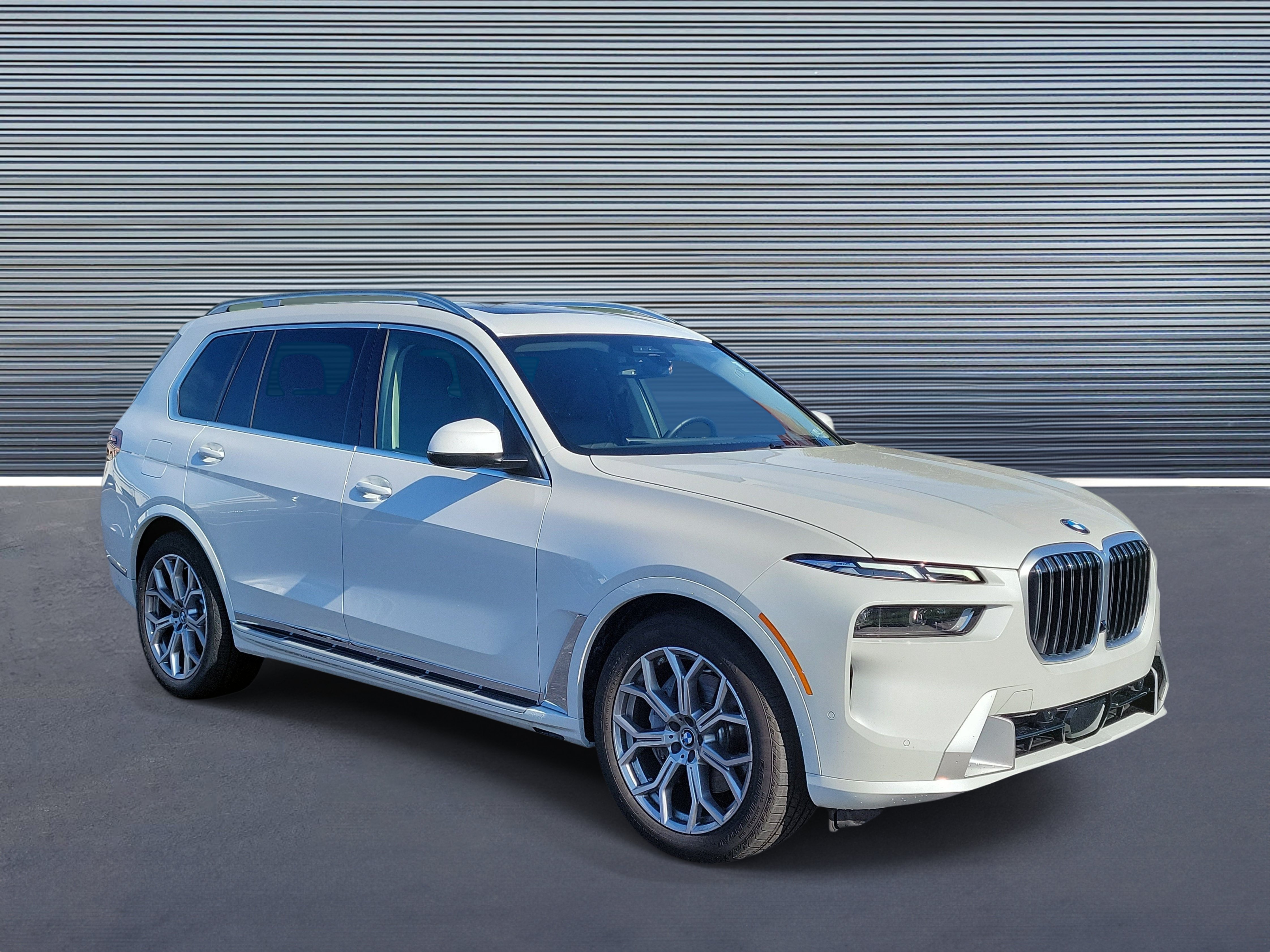 Used 2026 BMW X7 xDrive40i AWD/4WD image 2