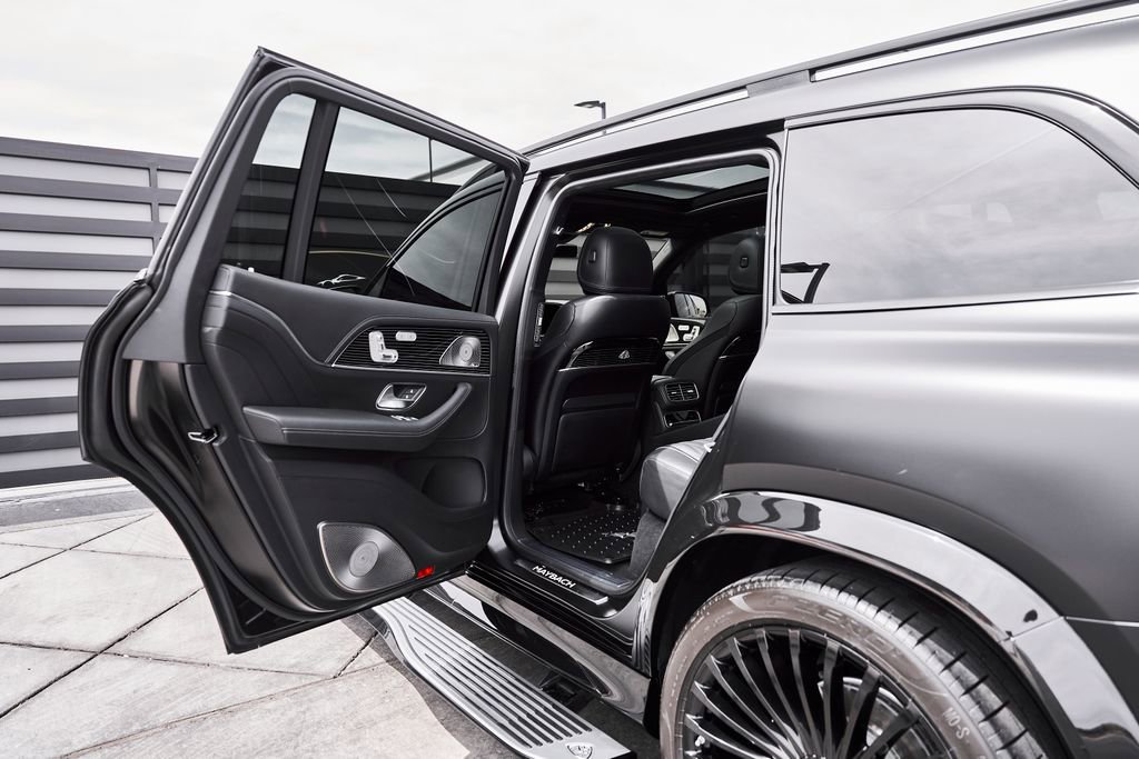 Used 2024 Mercedes-Benz Maybach GLS 600 4MATIC image 29