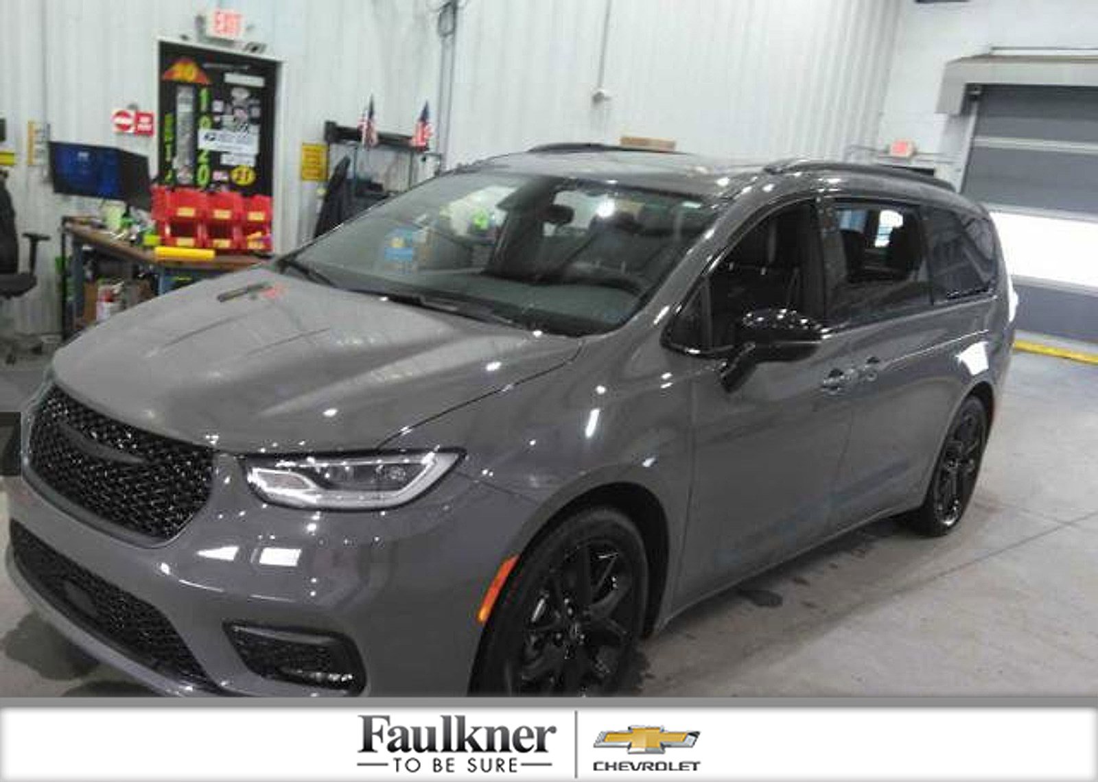 Used 2025 Chrysler Pacifica Limited