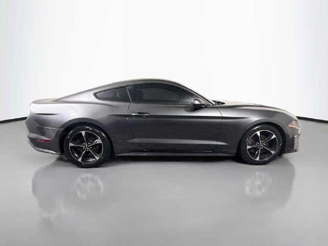 Used 2018 Ford Mustang Coupe RWD image 11