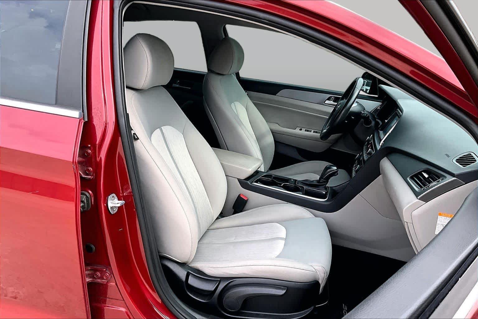 Used 2018 Hyundai Sonata SE FWD image 9