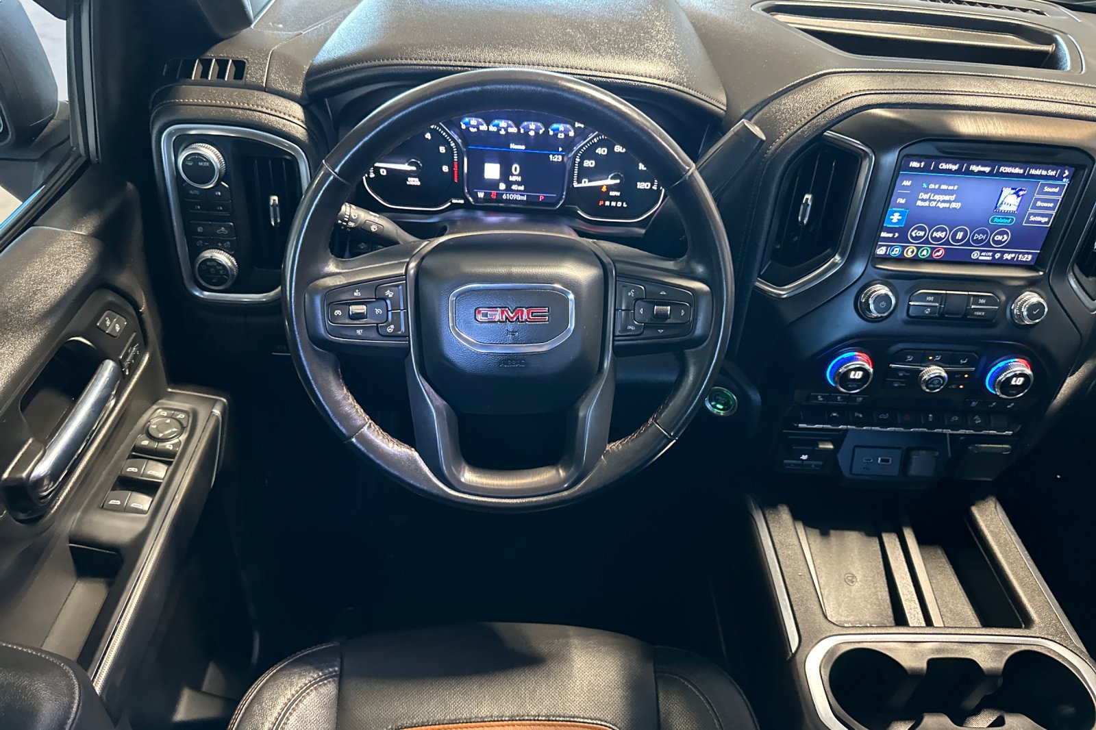 Used 2022 GMC Sierra 1500 AT4 w/ AT4 Premium Package AWD/4WD image 14