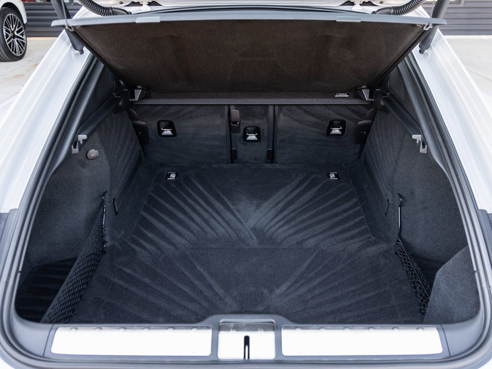 New 2026 Porsche Panamera 4 AWD/4WD image 38